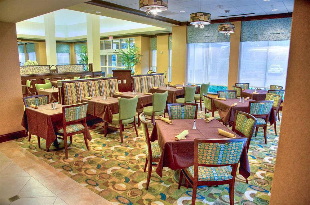 Hilton Garden Inn Clarksville Restoran fotoğraf